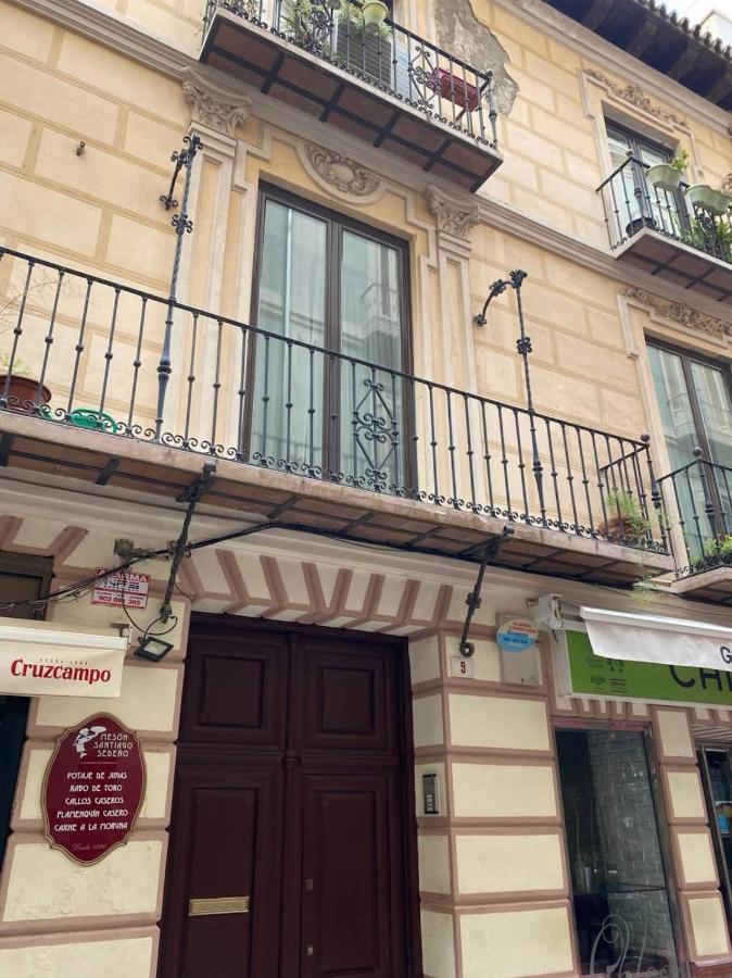 Holidays2Malaga Correo Viejo Next Cathedral Malaga With French Balconies ภายนอก รูปภาพ